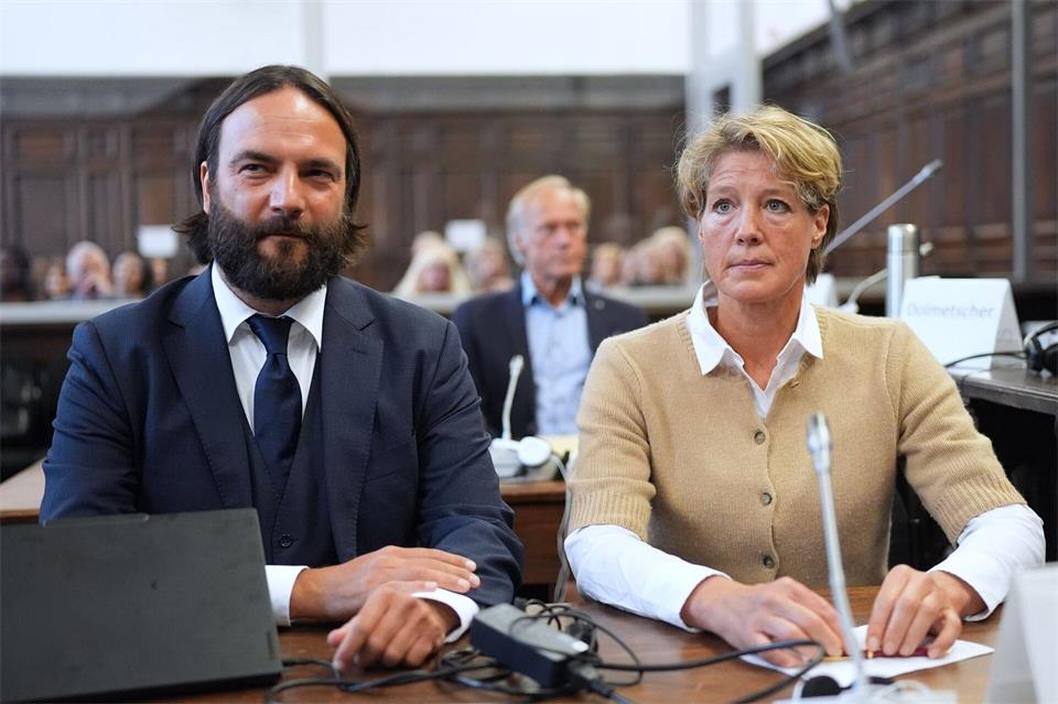 Christina Block bestreitet die Vorwürfe der Anklage.Marcus Brandt/dpa pool/dpa