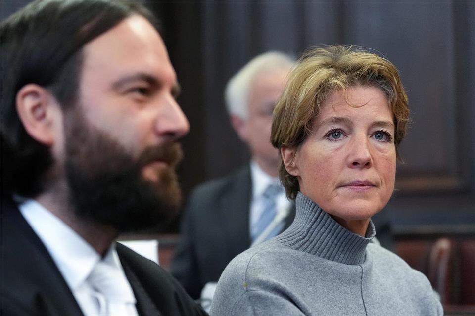 Christina Block sitzt im Gerichtssaal neben ihrem Verteidiger Ingo Bott. Marcus Brandt/dpa