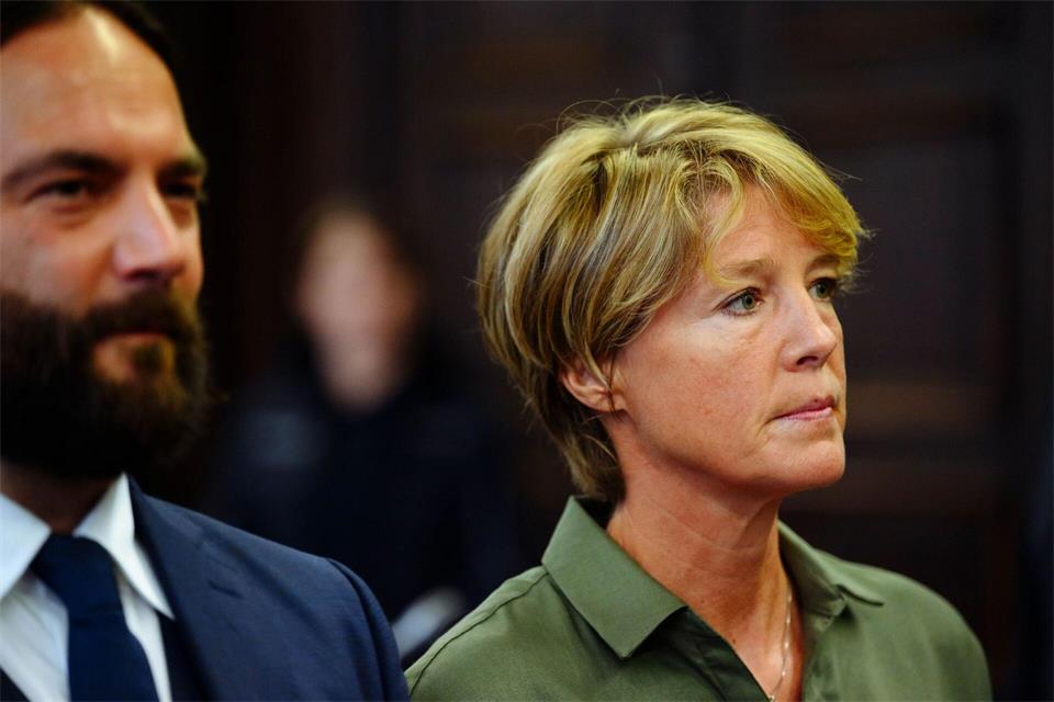 Christina Block wird von ihrem Anwalt Ingo Bott verteidigt.Gregor Fischer/dpa-Pool/dpa