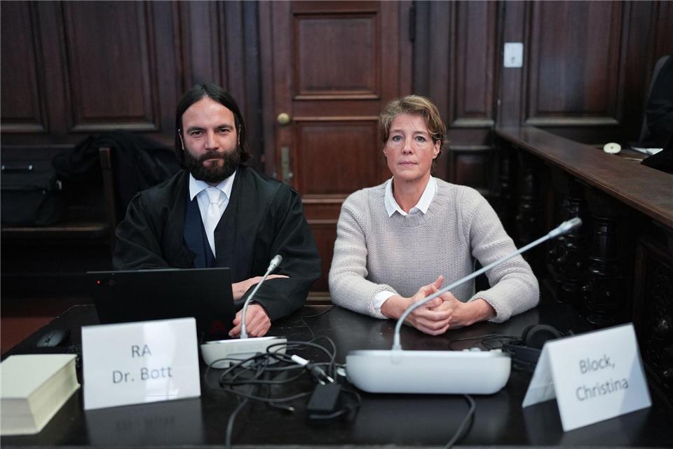 Christina Blocks Verteidiger Ingo Bott fordert, dass eine Anklage gegen ihren Ex-Mann Stephan Hensel in einem weiteren Verfahren öffentlich verlesen wird. Marcus Brandt/Pool dpa/dpa