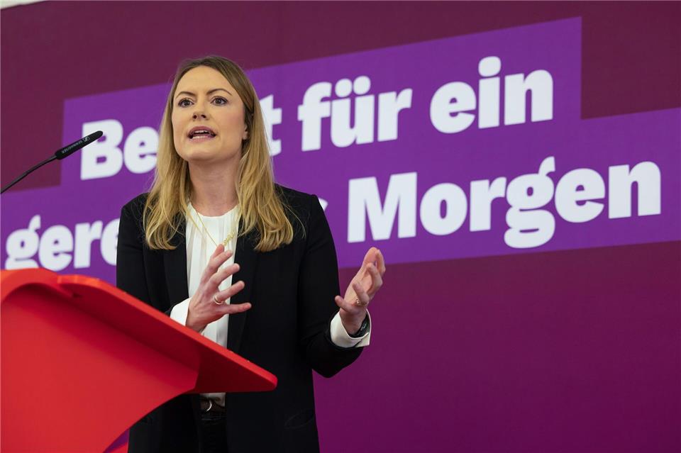 Clara Bünger von der Linken warnt vor „höheren Mauern“. (Archivbild)Jürgen Lösel/dpa