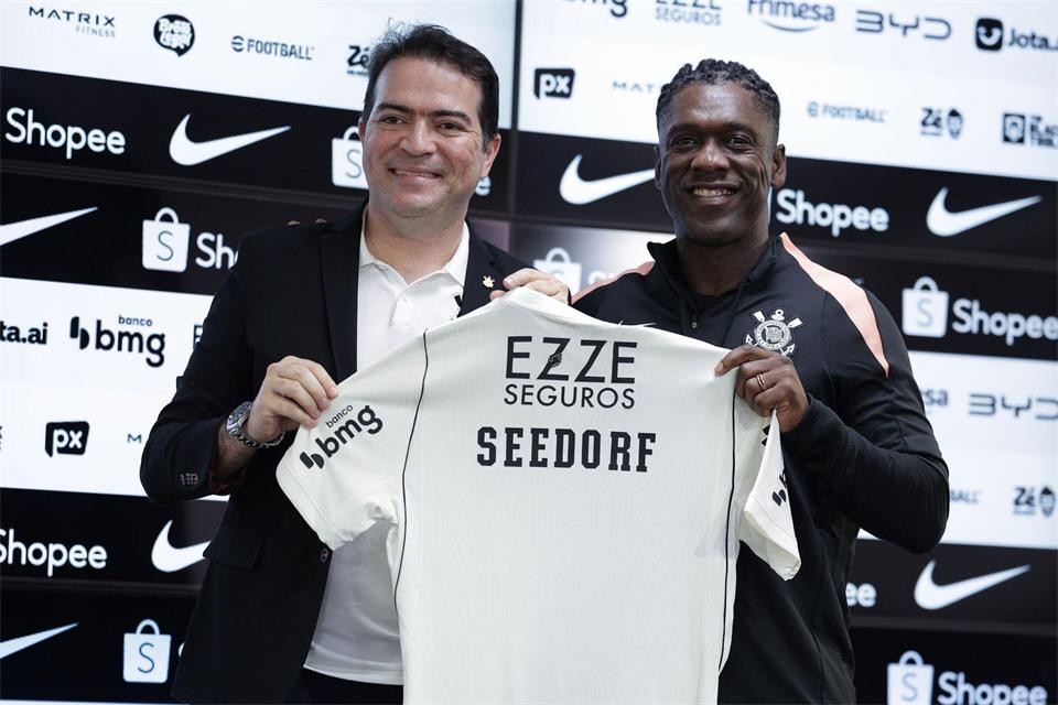 Clarence Seedorf wird als neuer Cheftrainer von Corinthians vorgestellt.Ettore Chiereguini/AP/dpa