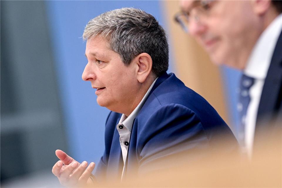 Claudia Plattner ist Präsidentin des Bundesamts für Sicherheit in der Informationstechnik (BSI). Für Cybersicherheit ist das Innenministerium zuständig, für die Digitalisierung der Verwaltung das neue Digitalministerium. (Archivbild) Britta Pedersen/dpa