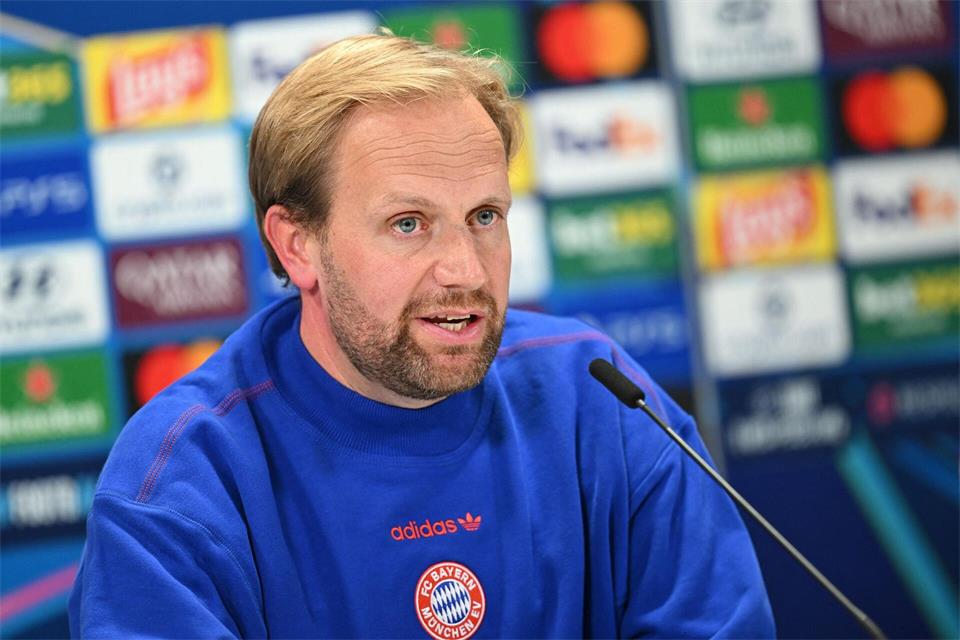 Co-Trainer Aaron Danks muss vorerst in die Chefrolle schlüpfen. (Archivbild) Angelika Warmuth/dpa