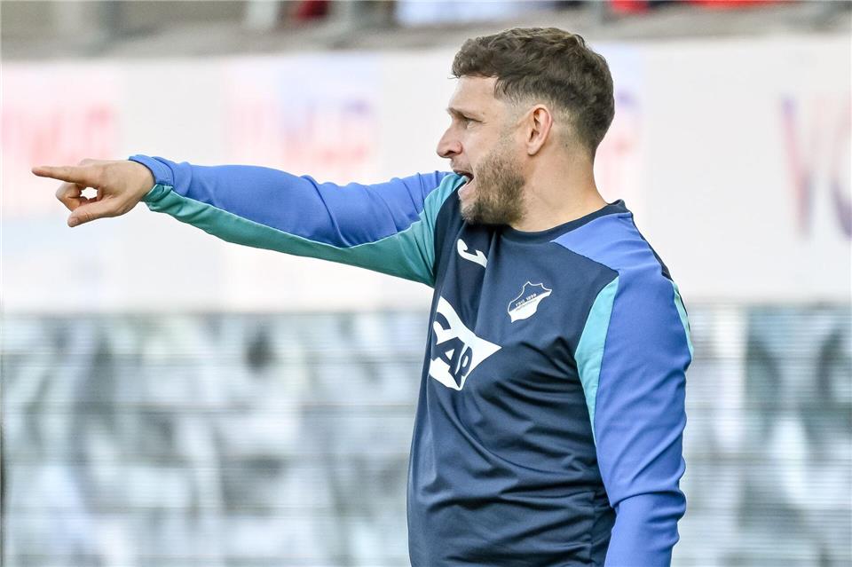 Co-Trainer Moritz Volz stand für den erkrankten Chefcoach Christian Ilzer in der Verantwortung.Harry Langer/dpa