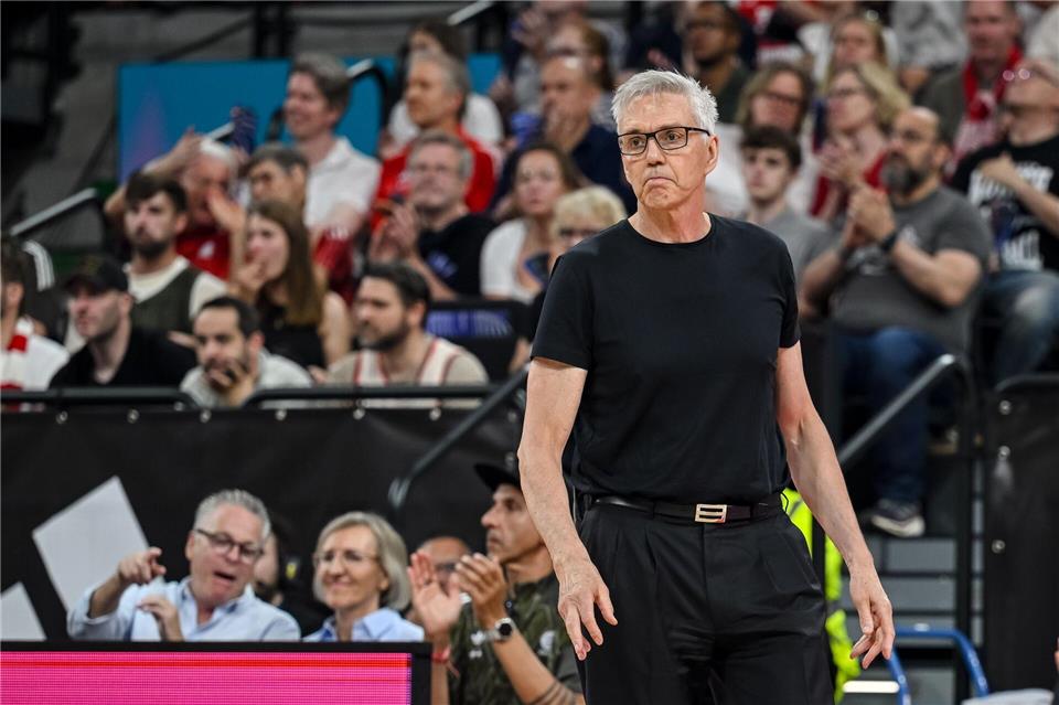 Bayern-Basketballer chancenlos bei Titelverteidiger Istanbul Coach Gordon Herbert dürfte mit der Offensivleistung der Bayern in Istanbul nicht zufrieden sein. (Archivbild)Harry Langer/dpa