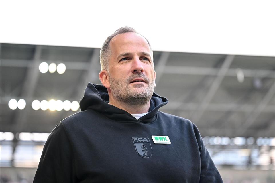Coach Manuel Baum will den FC Augsburg in die Conference League führen. (Archivbild)Harry Langer/dpa