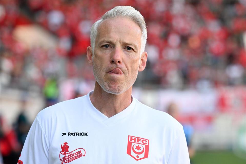 Coach Mark Zimmermann wird das Team von Halle nicht in die neue Regionalliga-Saison führen. Hendrik Schmidt/dpa