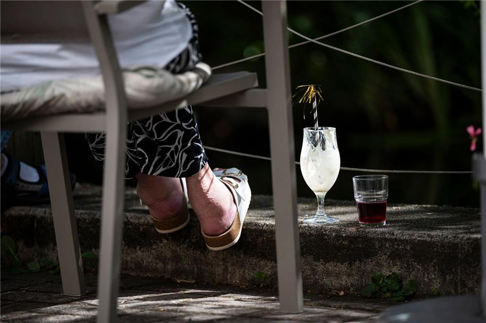Cocktail oder Saft: Beim Trinken werden die Pflegekräfte kreativ.Hannes P. Albert/dpa
