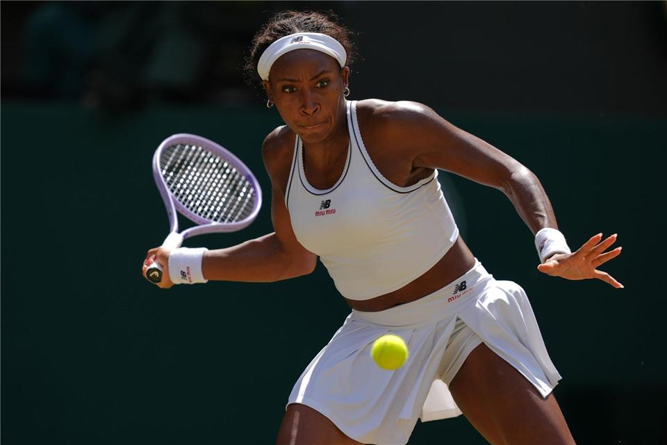 Coco Gauff spielt um den Finaleinzug in Wimbledon.Maja Smiejkowska/AP/dpa