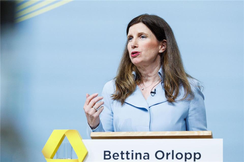 Commerzbank-Chefin Bettina Orlopp will die Eigenständigkeit der Commerzbank retten. (Archivbild)Hannes P. Albert/dpa