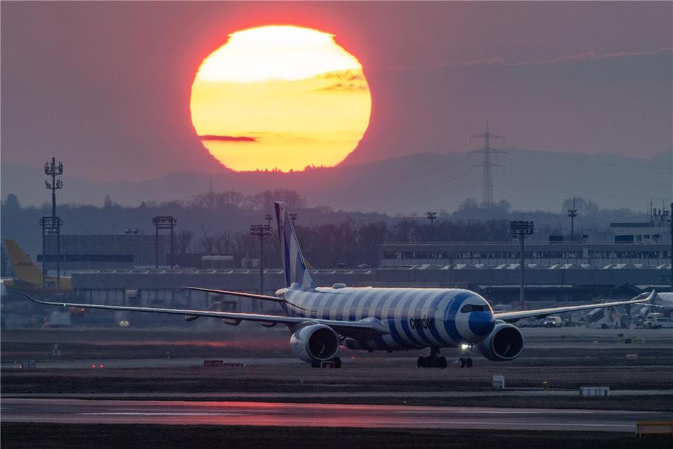 Condor betreibt am Frankfurter Flughafen ein eigenes Drehkreuz. (Archivbild)Boris Roessler/dpa