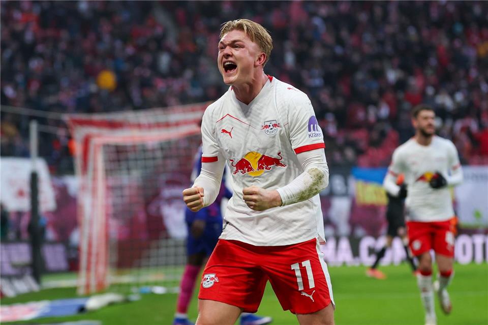 Conrad Harder jubelt über sein Tor zum 1:0.Jan Woitas/dpa