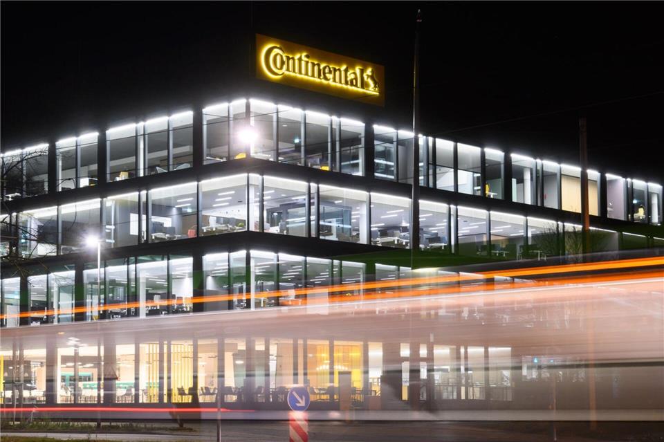 Continental verkauft eine Geschäftseinheit mit 16.000 Beschäftigten an eine US-Industrieholding. (Archivbild)Julian Stratenschulte/dpa