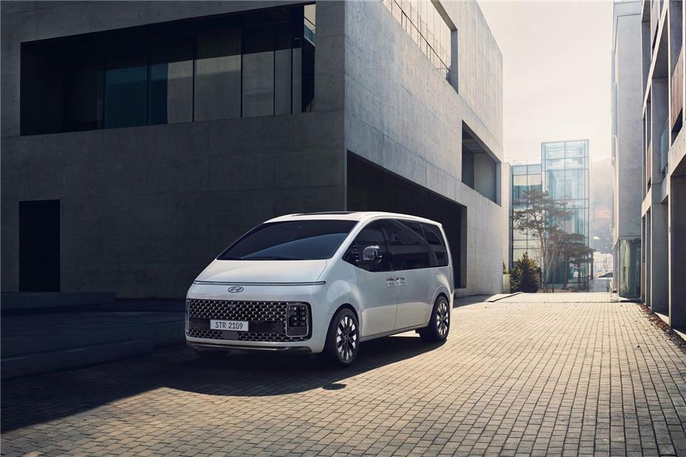 Cooler Look und volles Haus: Bis zu neun Plätze stellt der Hyundai Staria zur Verfügung.Hyundai/dpa-tmn