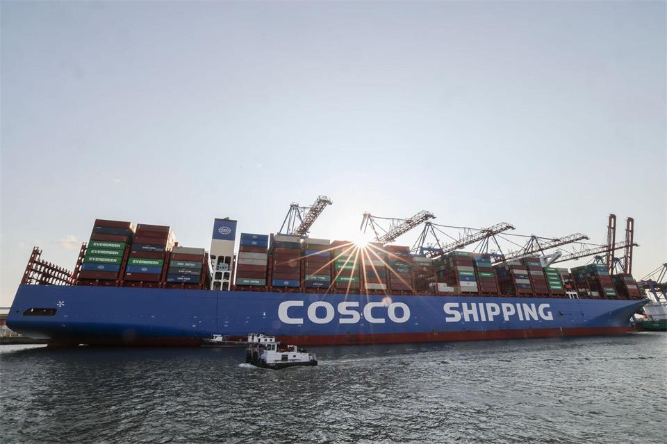Cosco-Containerschiffe laufen regelmäßig Hamburg an. (Archivbild)Christian Charisius/dpa