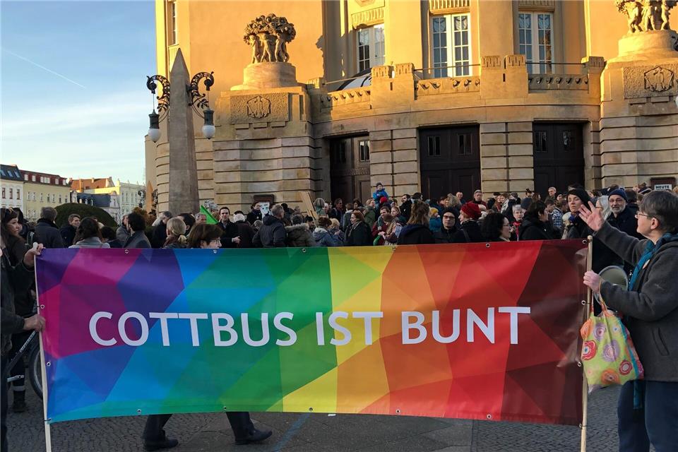 „Cottbus ist bunt“ - dafür treten Bündnisse in Südbrandenburg ein.Silke Nauschütz/dpa