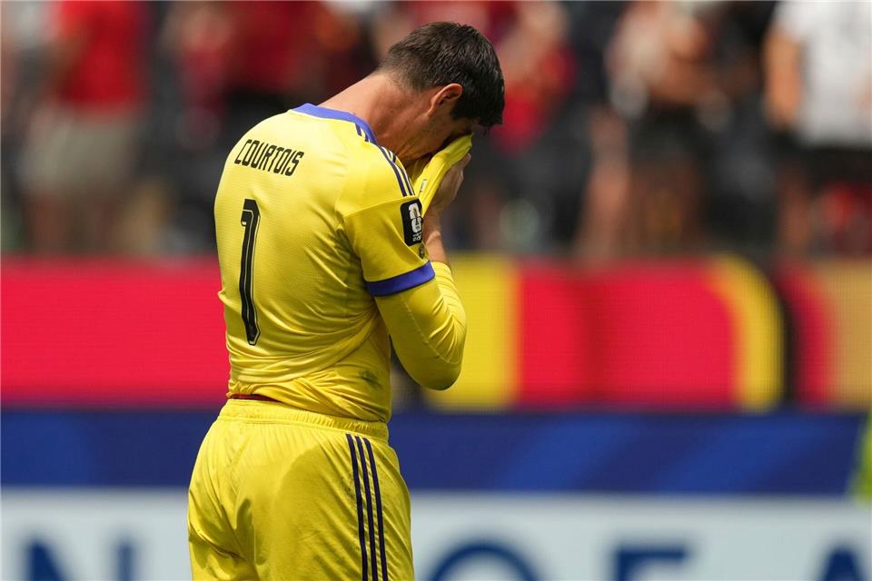 Courtois reagierte emotional auf seine Verletzung und die Auswechslung.Andre Penner/AP/dpa