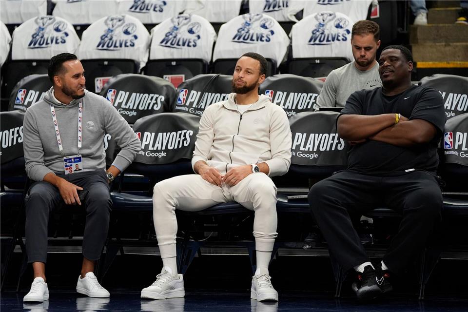 Curry fehlte weiterhin - hätte am Sonntag aber womöglich wieder auflaufen können.Abbie Parr/AP/dpa