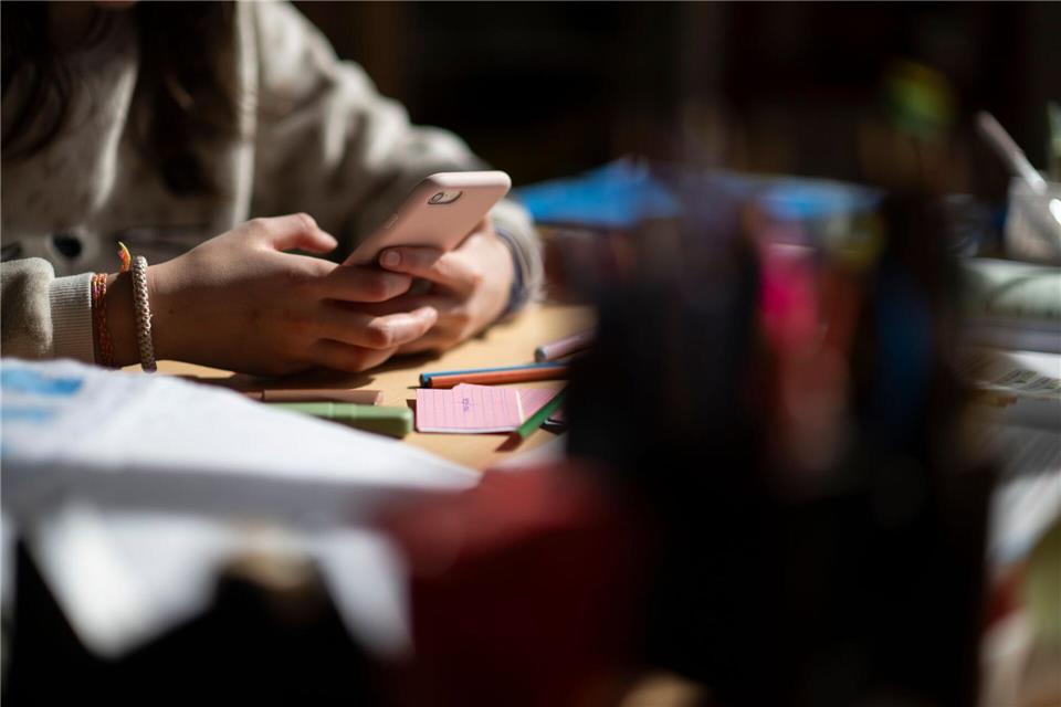 Cybermobbing kann jeden treffen – diese App unterstützt Betroffene mit Tipps, Tutorials und Soforthilfe.picture alliance/dpa