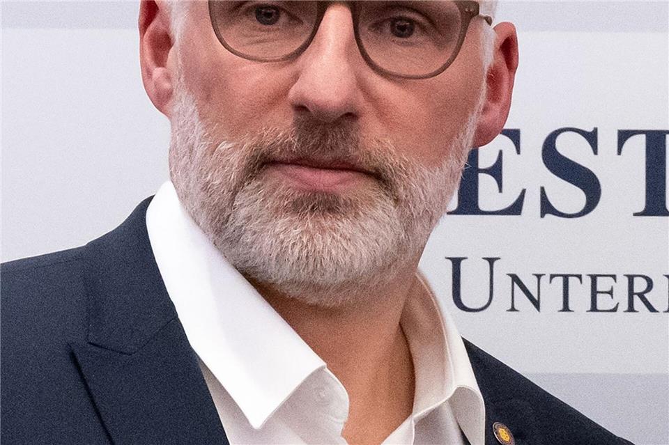 DEB-Sportchef Christian Künast sieht in Mailand noch viel Arbeit vor dem Olympia-StartSven Hoppe/dpa