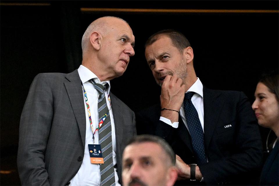 DFB-Präsident Bernd Neuendorf (l) und UEFA-Boss Aleksander Ceferin arbeiten eng zusammen. (Archivbild)Marijan Murat/dpa