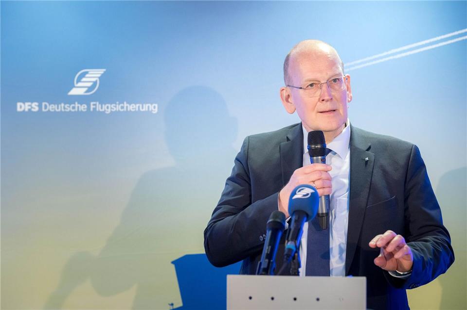 DFS-Chef Arndt Schoenemann verspricht sich viel von der Zusammenarbeit mit der Telekom und mit Hensoldt.Sina Schuldt/dpa