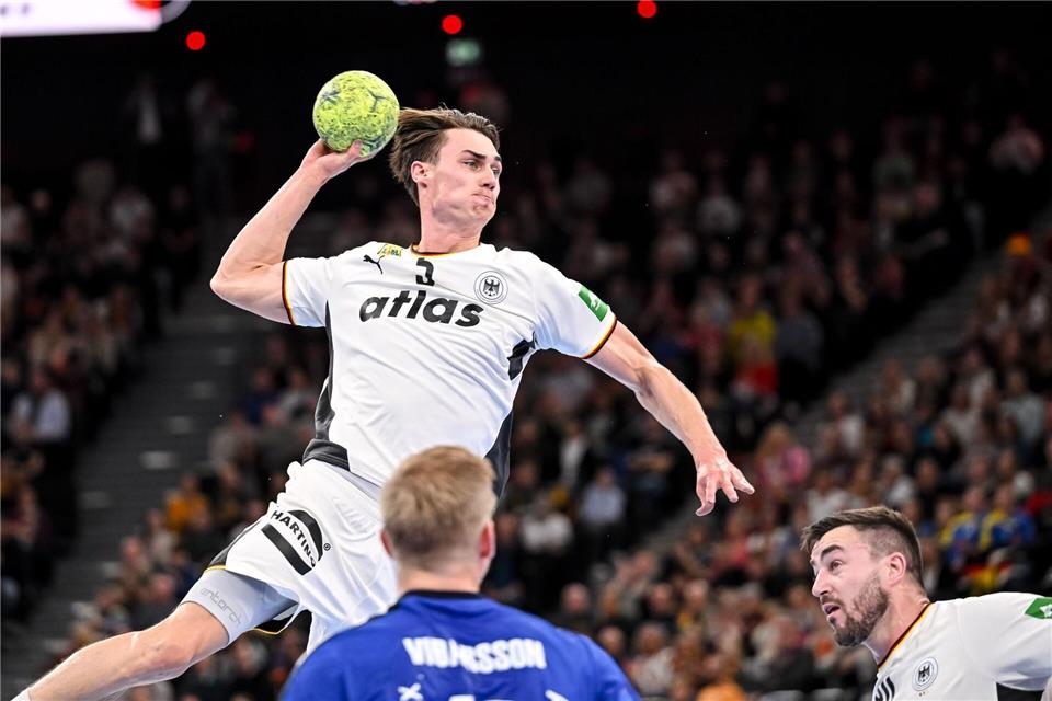 DHB-Profi Miro Schluroff überzeugt mit seinen harten Würfen aus dem Rückraum. (Archivbild)Harry Langer/dpa