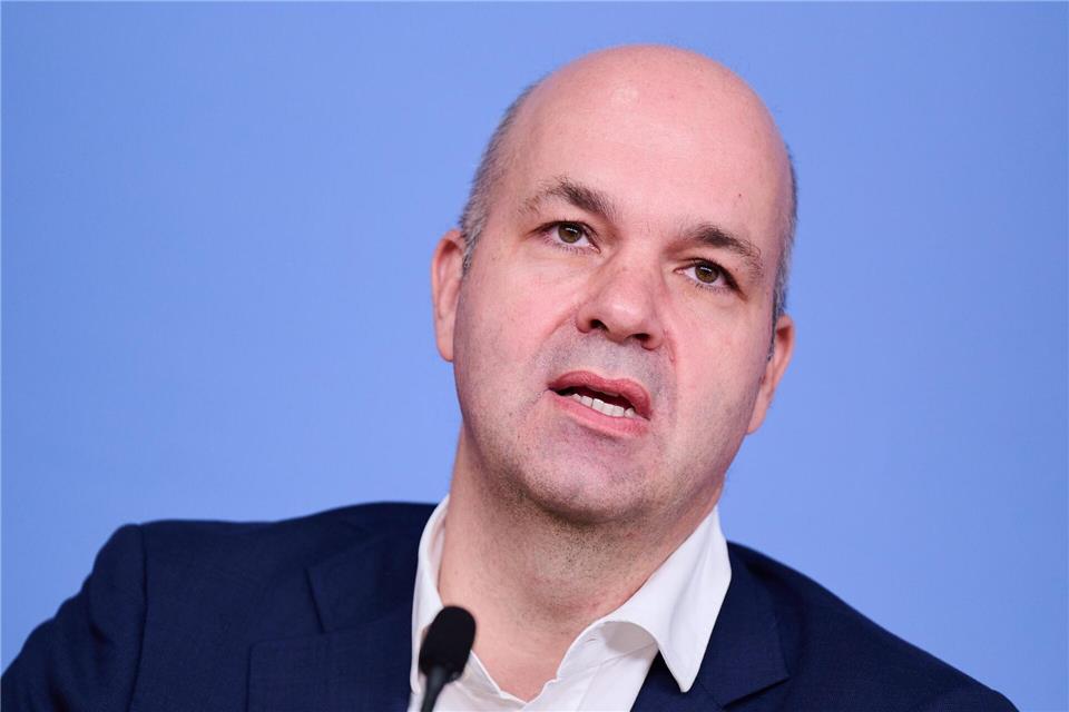 DIW-Chef Fratzscher sieht in den Zugewinnen der AfD eine Gefahr für den Wirtschaftsstandort. (Archivbild)Annette Riedl/dpa