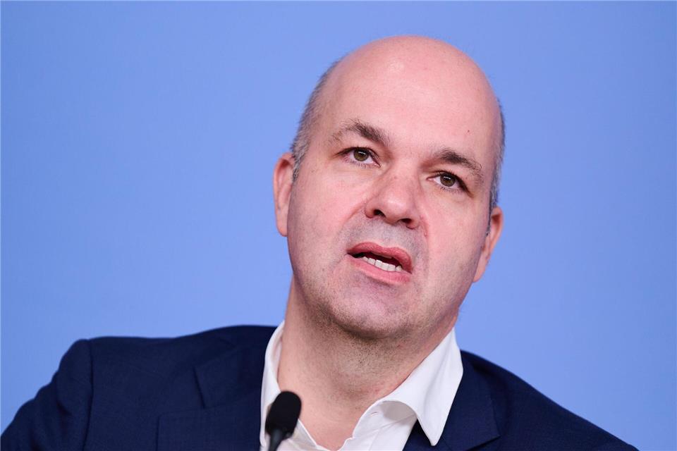 DIW-Chef Marcel Fratzscher ist dafür, die abschlagsfreie „Rente mit 63“ abzuschaffen. (Archvbild)Annette Riedl/dpa