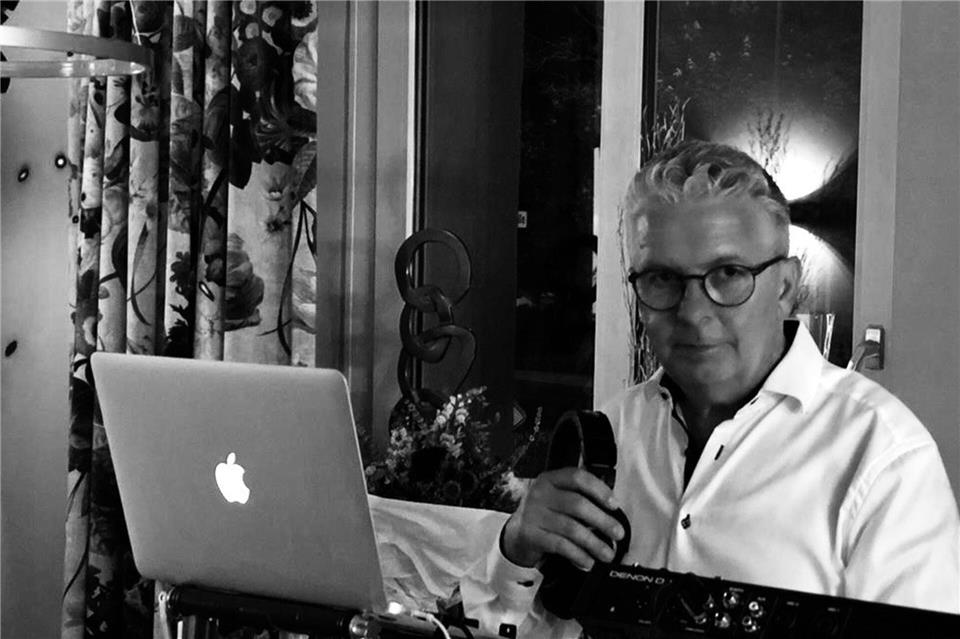 DJ Jörg Hessel legt bei „Raesfeld in Sommerlaune“ auf.