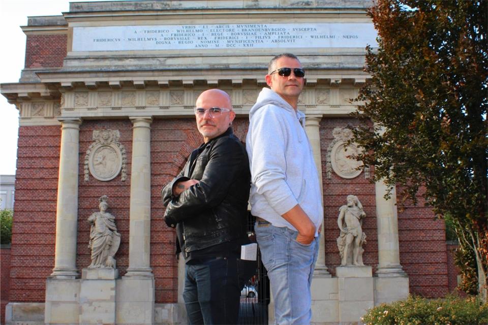 DJ Tom (rechts) mit Sänger Leroy Daniels. 