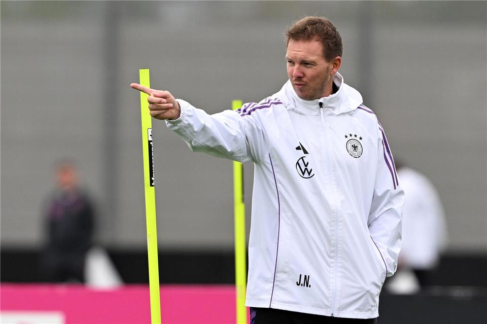 Da geht’s lang zur WM: Julian Nagelsmann beim Training in Herzogenaurach.Federico Gambarini/dpa