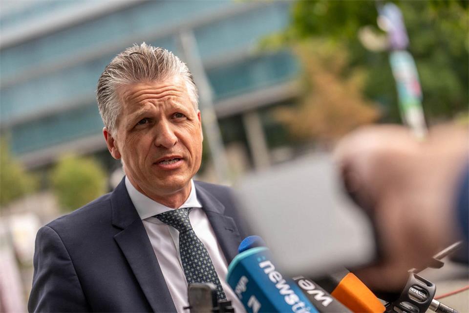 „Da gilt es jetzt zu kämpfen, und zwar jeden Tag“, sagt Unionsfraktionschef Frei mit Blick auf die Landtagswahl in Sachsen-Anhalt. Michael Kappeler/dpa