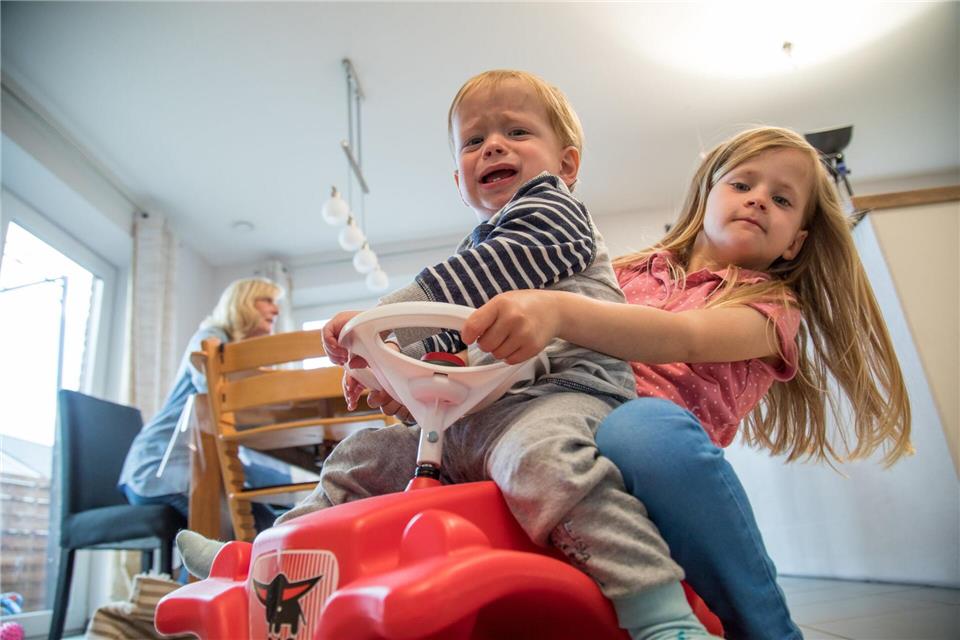 Da müssen sie erst mal alleine durch: Geschwister sollten miteinander streiten können.picture alliance/dpa/dpa-tmn