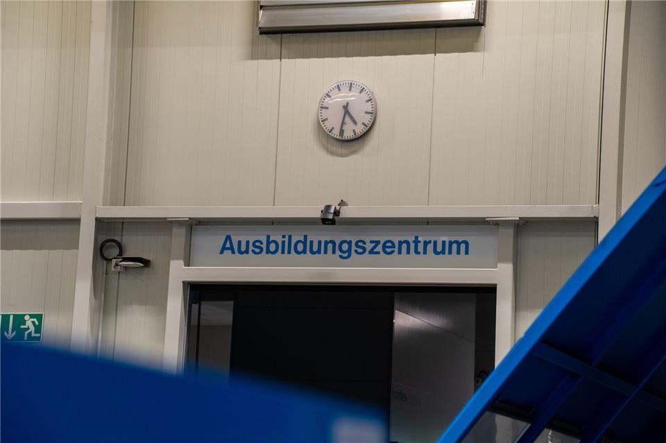 Da sollen auch Schalke-Fans rein: Eingang des Beumer-Ausbildungszentrums in Beckum.Max Lametz/dpa