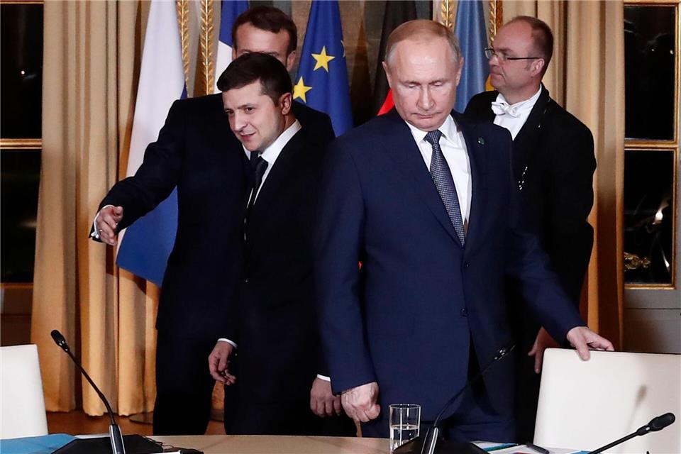 Da war Selenskyj noch hoffnungsvoll: 2019 bei einer Begegnung mit Putin in Paris. (Archivbild)Ian Langsdon/EPA Pool/AP/dpa