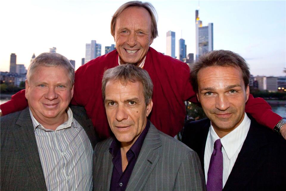 Da war die Serie 30 Jahre alt, im Jahr 2011: Claus Theo Gärtner (oben) alias Privatdetektiv Matula in Frankfurt mit seinen Kollegen Rainer Hunold (links), Paul Frielinghaus (Mitte) und Mathias Herrmann. (Archivbild)picture alliance / dpa