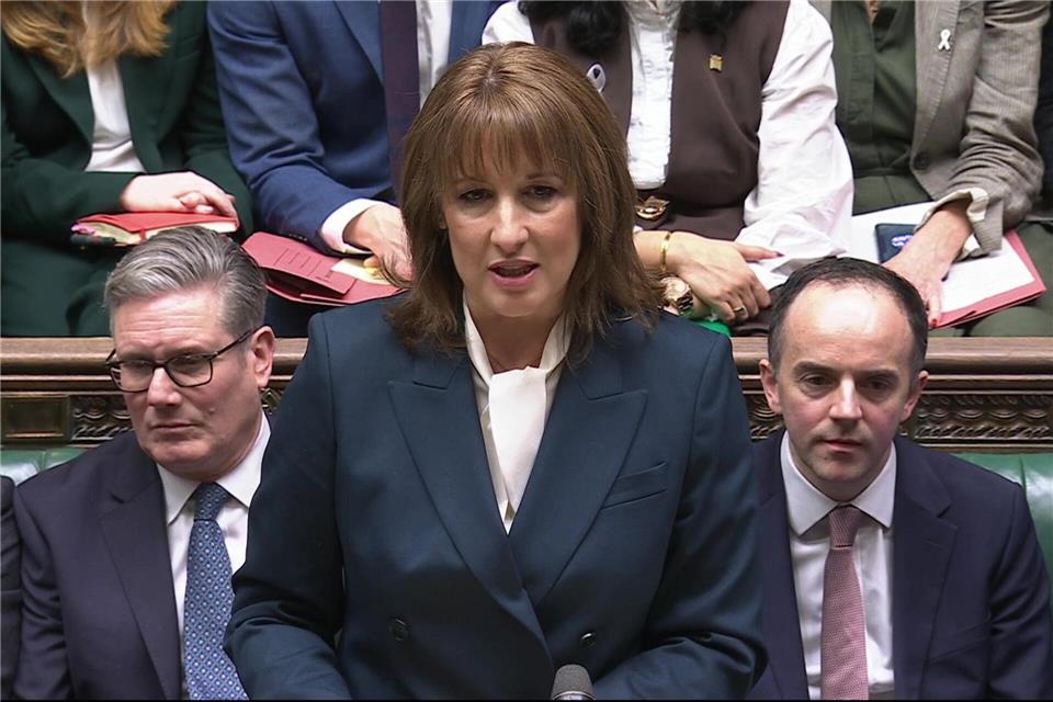 Da war eigentlich schon alles gesagt: Finanzministerin Reeves stellt dem Parlament ihren Haushalt vor.House Of Commons/Uk Parliament/PA Wire/dpa