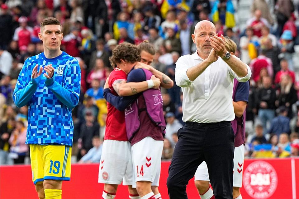 Dänemarks Nationaltrainer Brian Riemer (r).Bo Amstrup/Ritzau Scanpix Foto/AP/dpa