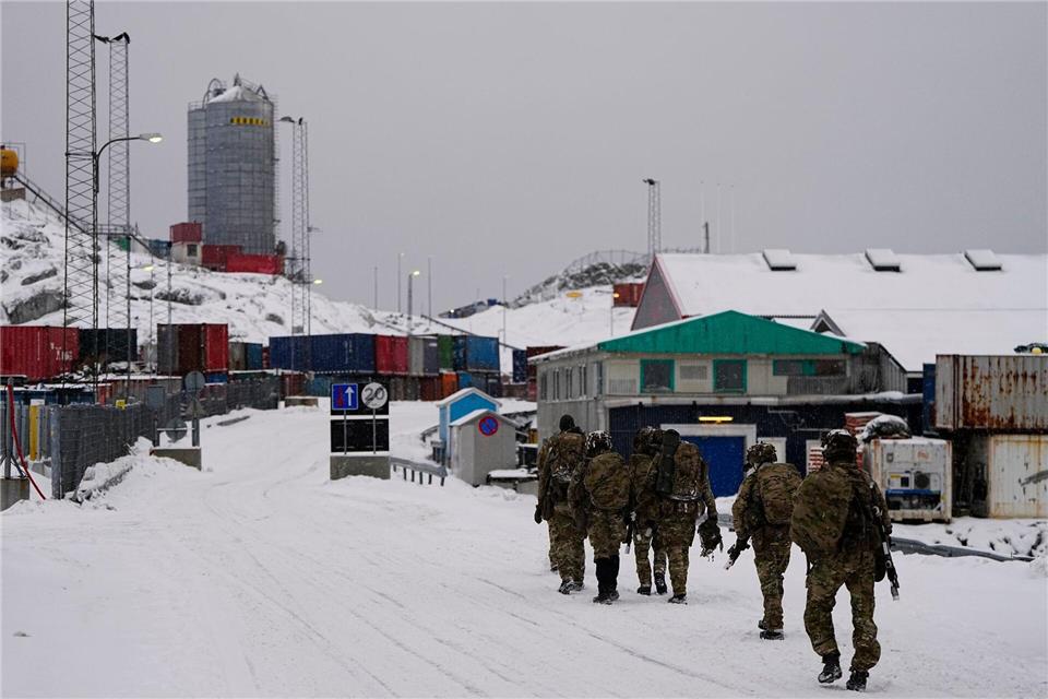 Dänische Soldaten im Hafen von Nuuk an Land. (Archivbild)Mads Claus Rasmussen/Ritzau Scanpix Foto/AP/dpa