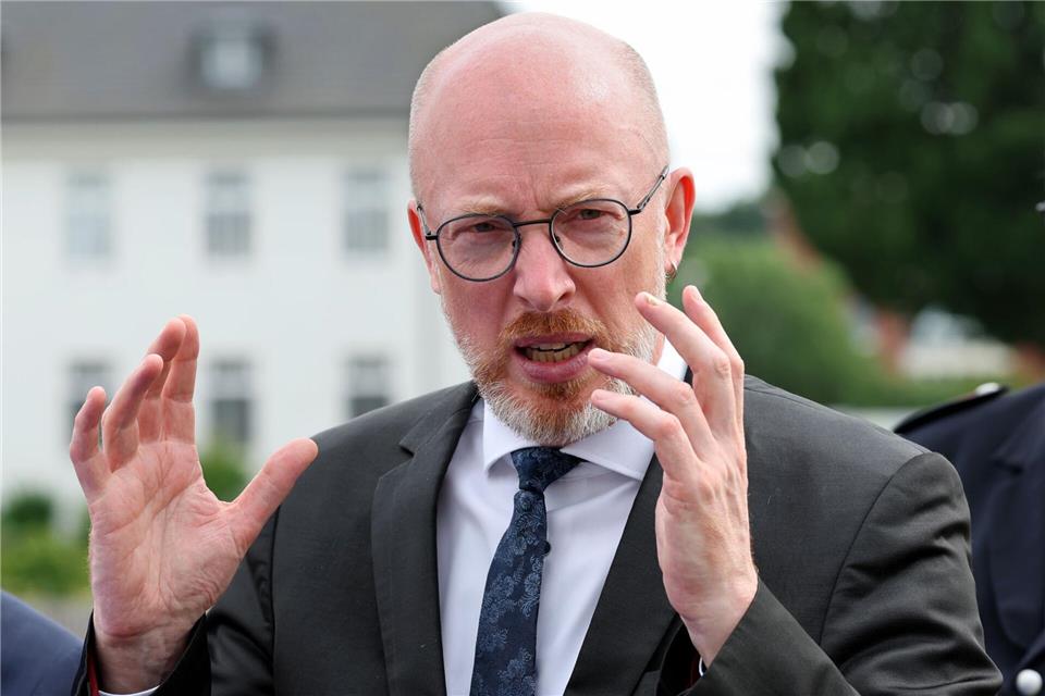 Personal- und Aufgabenkarussell dreht sich in MV-Regierung Dafür bekommt Innenminister Christian Pegel (SPD) das Thema Integration aus dem Sozialministerium. (Archivbild)Bernd W�stneck/dpa