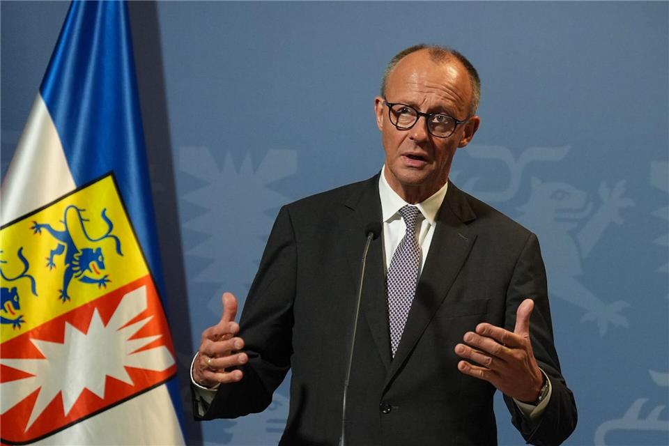 Danach findet er lobende Worte über das Land.Marcus Brandt/dpa