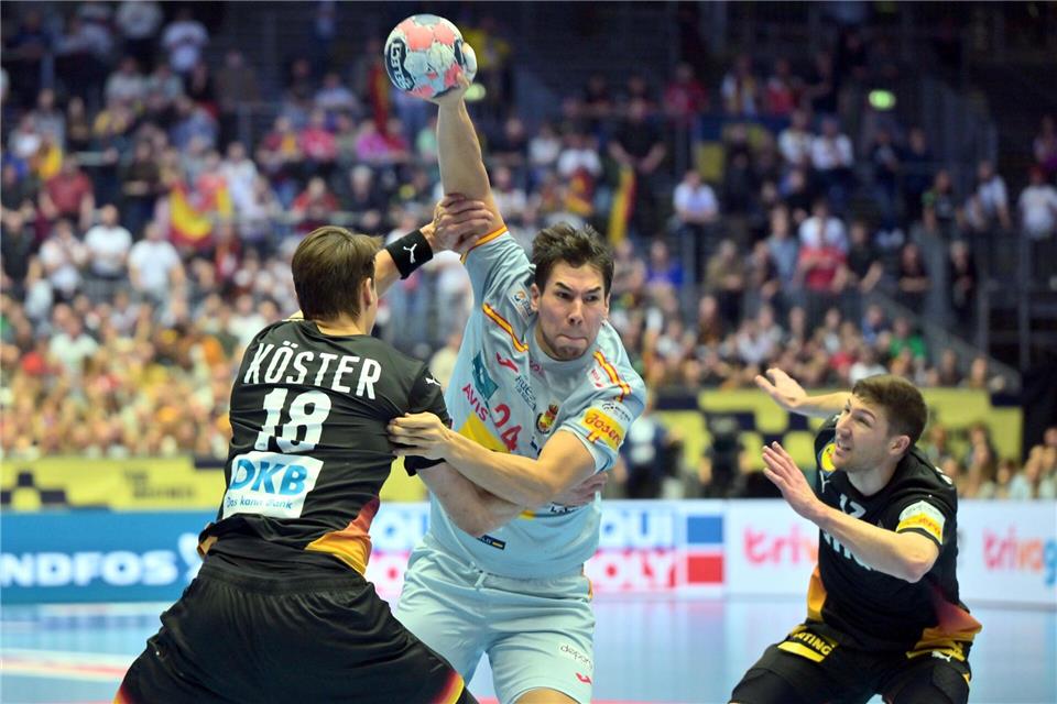 Daniel Dujshebaev (M) spielt ab Sommer bei der MT Melsungen (Archivbild).Sina Schuldt/dpa