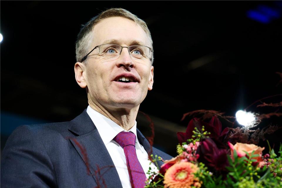 Daniel Günther erhält bei seiner Wiederwahl als Landesvorsitzender mehr als 94 Prozent der gültigen Stimmen.Frank Molter/dpa