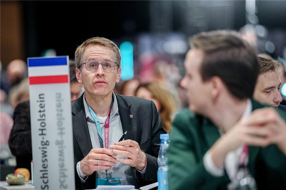 Daniel Günther ist froh über den CDU-Beschluss zu Social Media.Kay Nietfeld/dpa