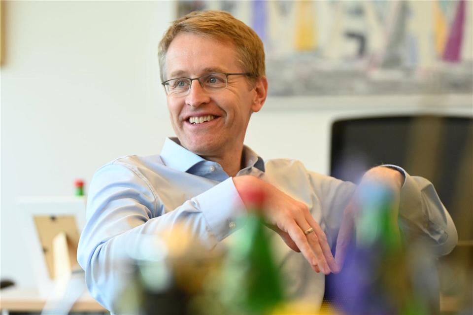 Daniel Günther reist ins Baltikum. (Archivbild)David Hammersen/dpa