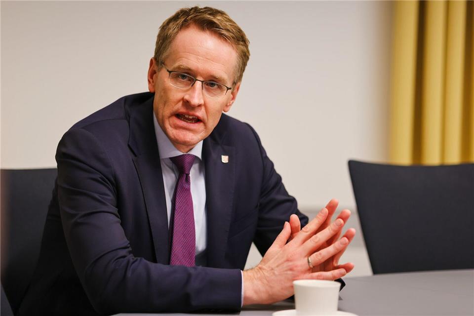 Daniel Günther setzt sich für ein Social-Media-Verbot für junge Leute unter 16 Jahren ein.Frank Molter/dpa