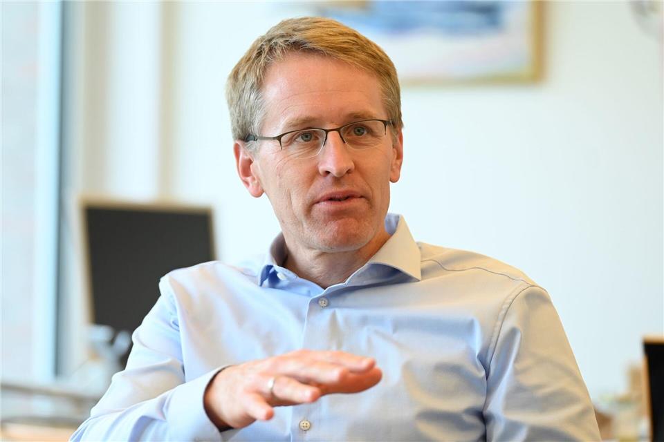 Daniel Günther will nicht von den deutschen Klimazielen abrücken. (Archivbild)David Hammersen/dpa