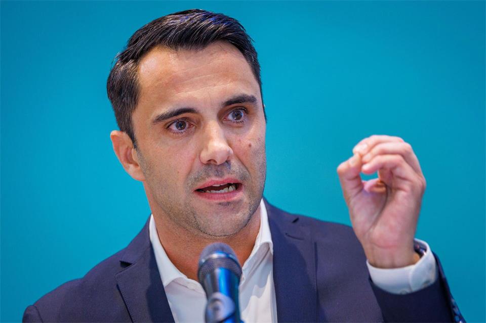 Daniel Peters gibt sich knapp zwei Wochen vor der Landtagswahl in MV kämpferisch. (Archivbild)Jens Büttner/dpa